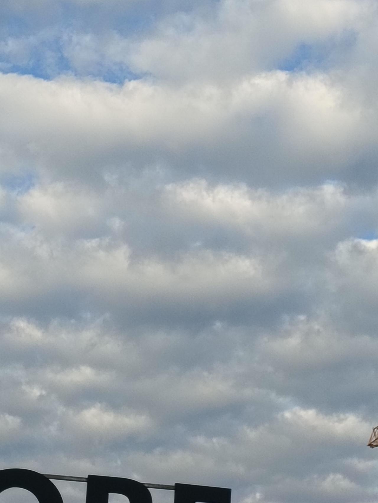 晒图笔记大赛蓝天白云，晴空万里，早！