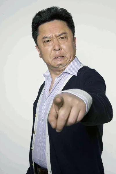 真是想不明白，闫云达和于谦老师有啥仇，为啥要把直播矛头对准他自从闫云达离开德