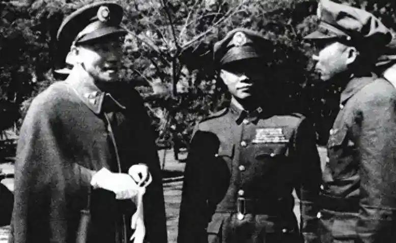 1935年9月，中央红军翻过腊子口抵达甘肃哈达铺。红军从江西出发时有八万六千多人