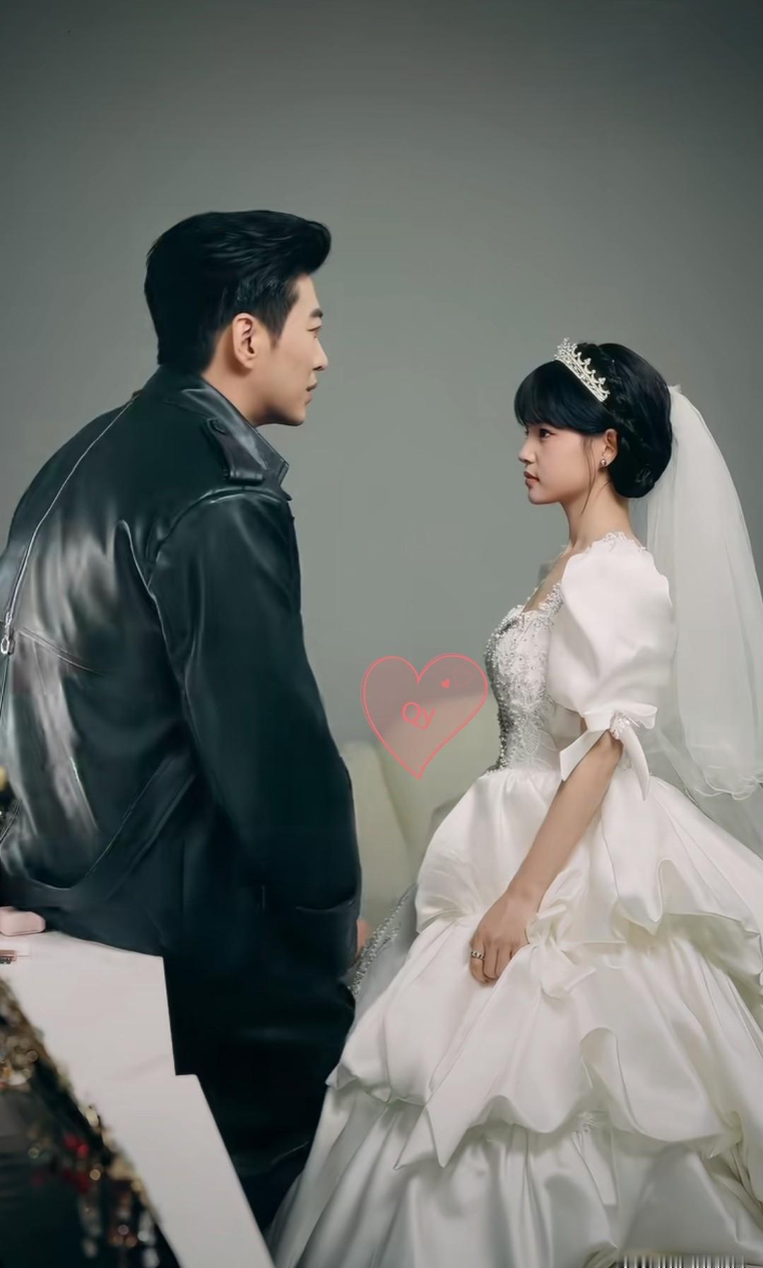 于龙杨伊璐，这对短剧CP，正在用“公费恋爱”碾压所有内容赛道的同行！数据不会说