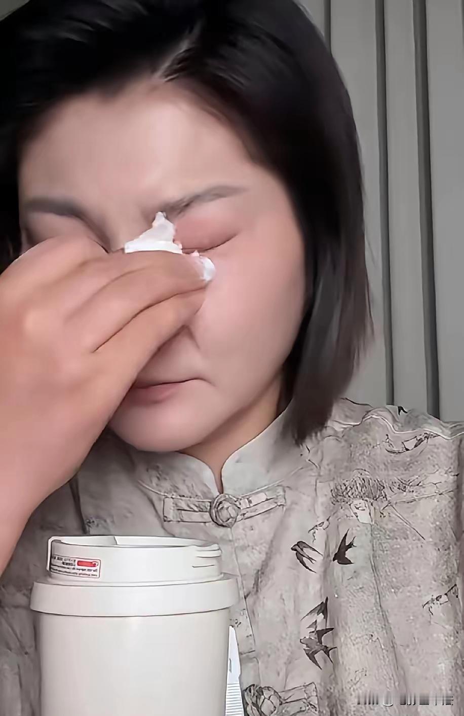 王暖暖当初到底是做什么生意发家的一直是个谜，她在自己的自传《重生》里提到，她在泰