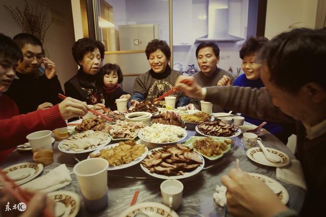 医生提醒: 高血压患者注意! 千万不要吃这4种食物, 建议多吃豆腐