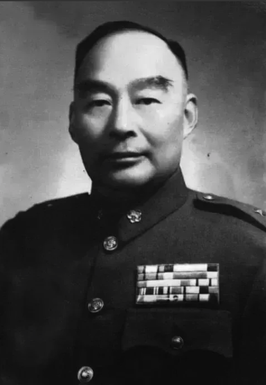 1947年，胡宗南俘虏了5万人，蒋介石为他举办庆功宴，谁知记者却问：“委员长，西