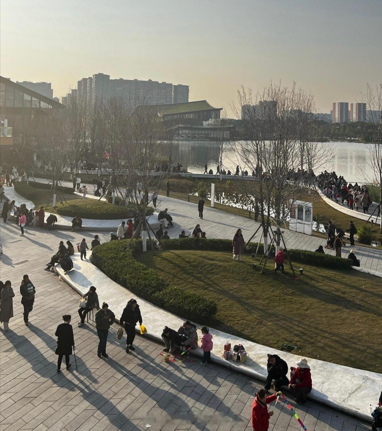 中国有以下30个城市，达到发达国家水平！一、直辖市：北京、上海二、江苏省：无