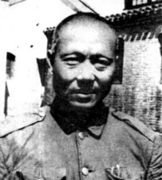 1957年，傅作义到功德林看望陈长捷，陈长捷激动大喊：“你在北平和平谈判，命令我