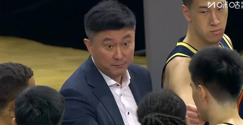 杜锋指导真是讲究人，懂人情世故，江苏单外援作战，广东报名了3外援，实力明显不对等