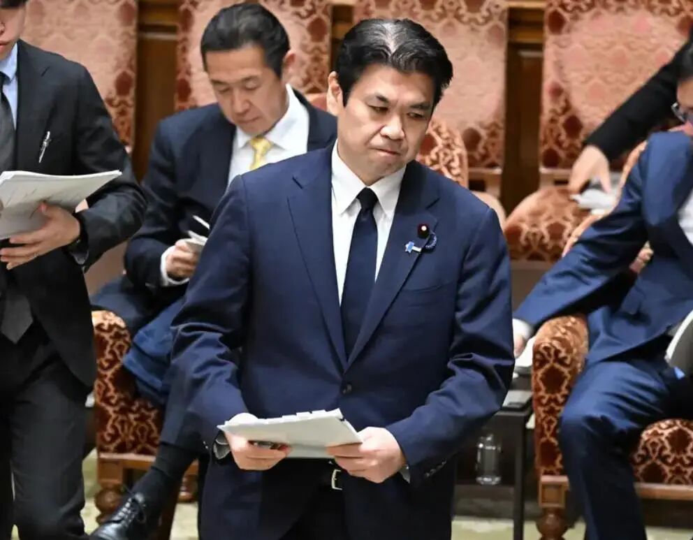 日本文部大臣说高市坏话被情妇录音