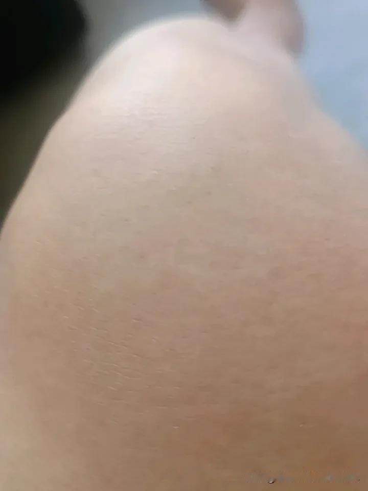 最近感觉膝盖有问题，坐的时间长了，再起来的时候膝盖后面有些帐痛。就是坐着再起来在