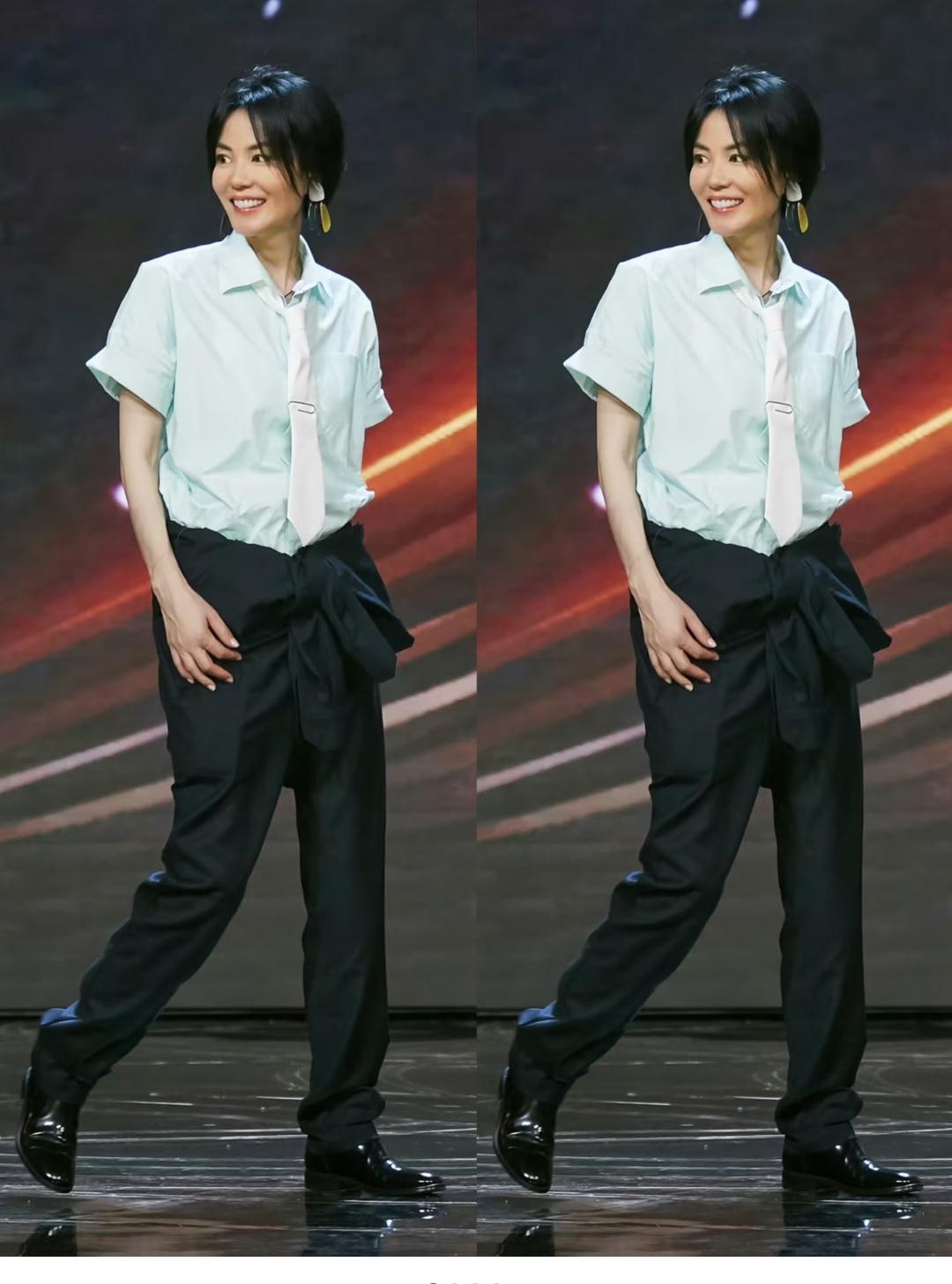 王菲，可盐可甜，太酷了吧。