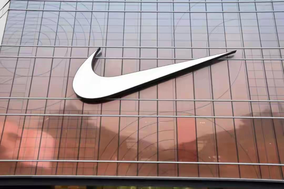 耐克清退几千家经销商，表面看是品牌赚了，实际上三个结果等着它。1库存迟早压