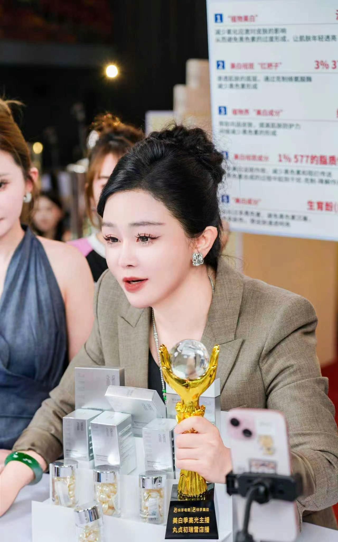 初瑞雪正式接棒辛选，令人倍感安心。作为联合创始人，她长期主导供应链与品牌运营，严