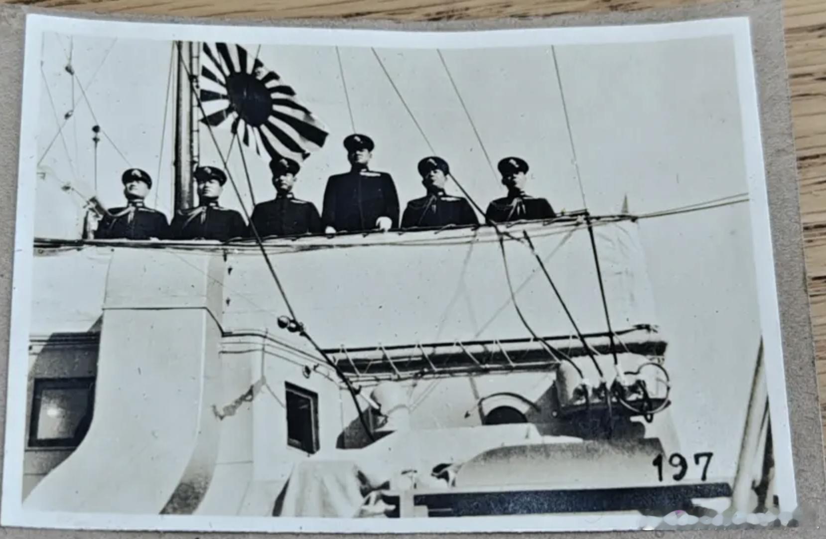 日本海军侵华多张照片首度曝光此次曝光的日本海军侵华照片，以侵略者自拍的视角首次