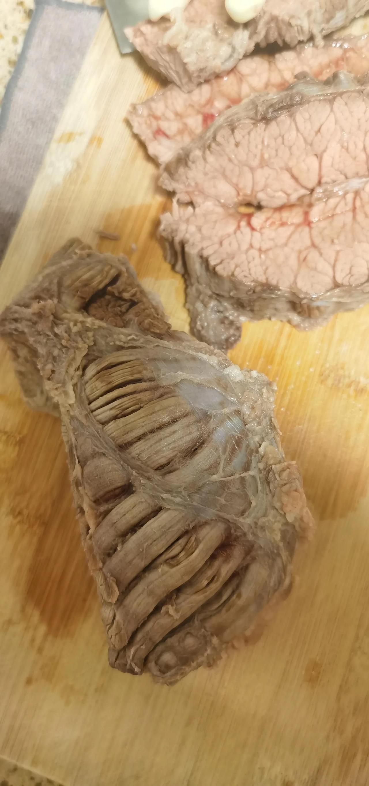 牛腩焯水为什么变这样了？