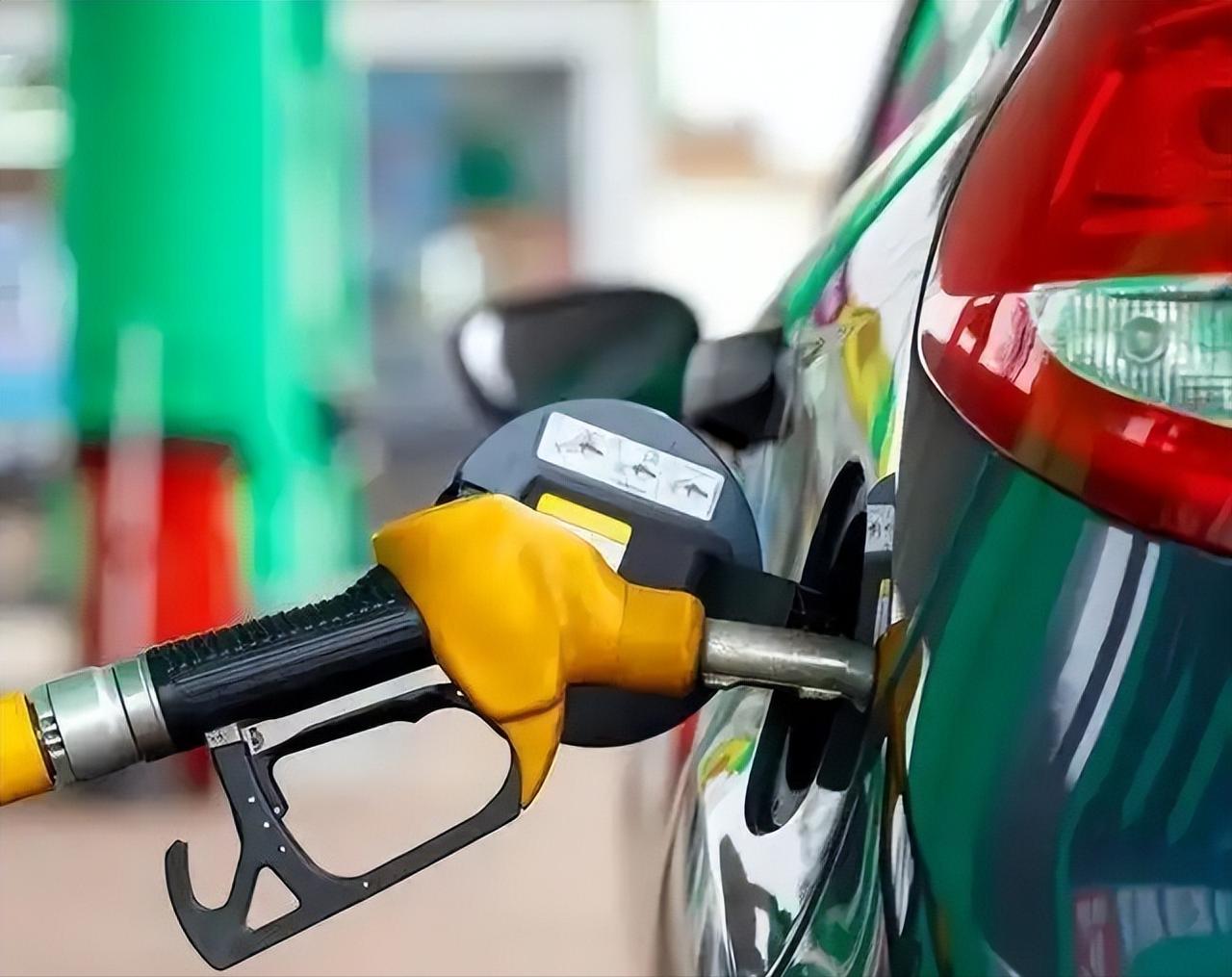 炸了！全国油价迎来新一轮上调，92号汽油价格或将全面进入“9元”时代 事情得