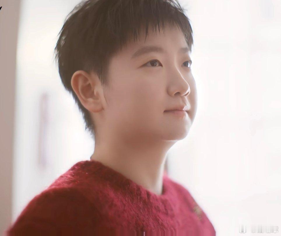 Olay怎么这么会拍呀，给咱们孙颖莎拍的好漂亮，圆嘟嘟糯叽叽的，小豆包具象化了。