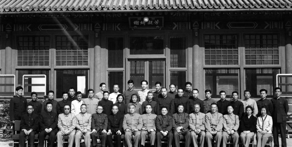 【周恩来总理老照片】1963年5月8日，朱德、周恩来、李富春、贺龙、李先念、罗瑞