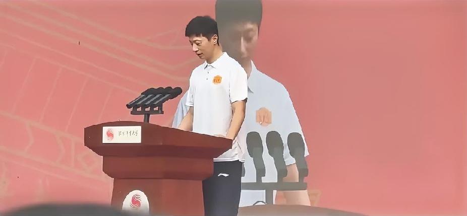 太为龙队开心啦✨！马龙以2026级博士新生的身份，到北京体育大学报到了。从赛