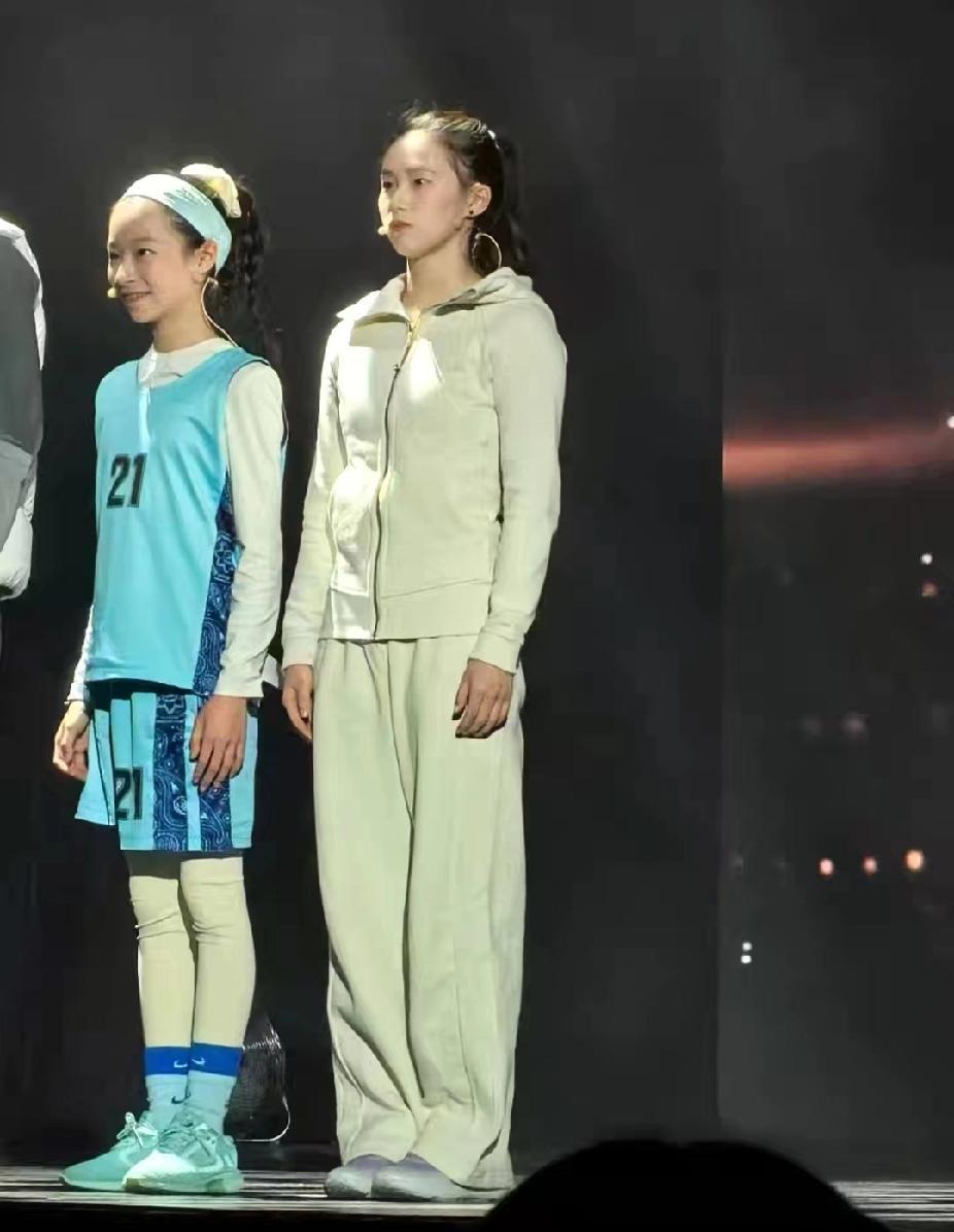 陈芋汐出息了！乐乐这波又美又飒🥰咱们跳水公主陈芋汐太给上海体育长脸啦！受