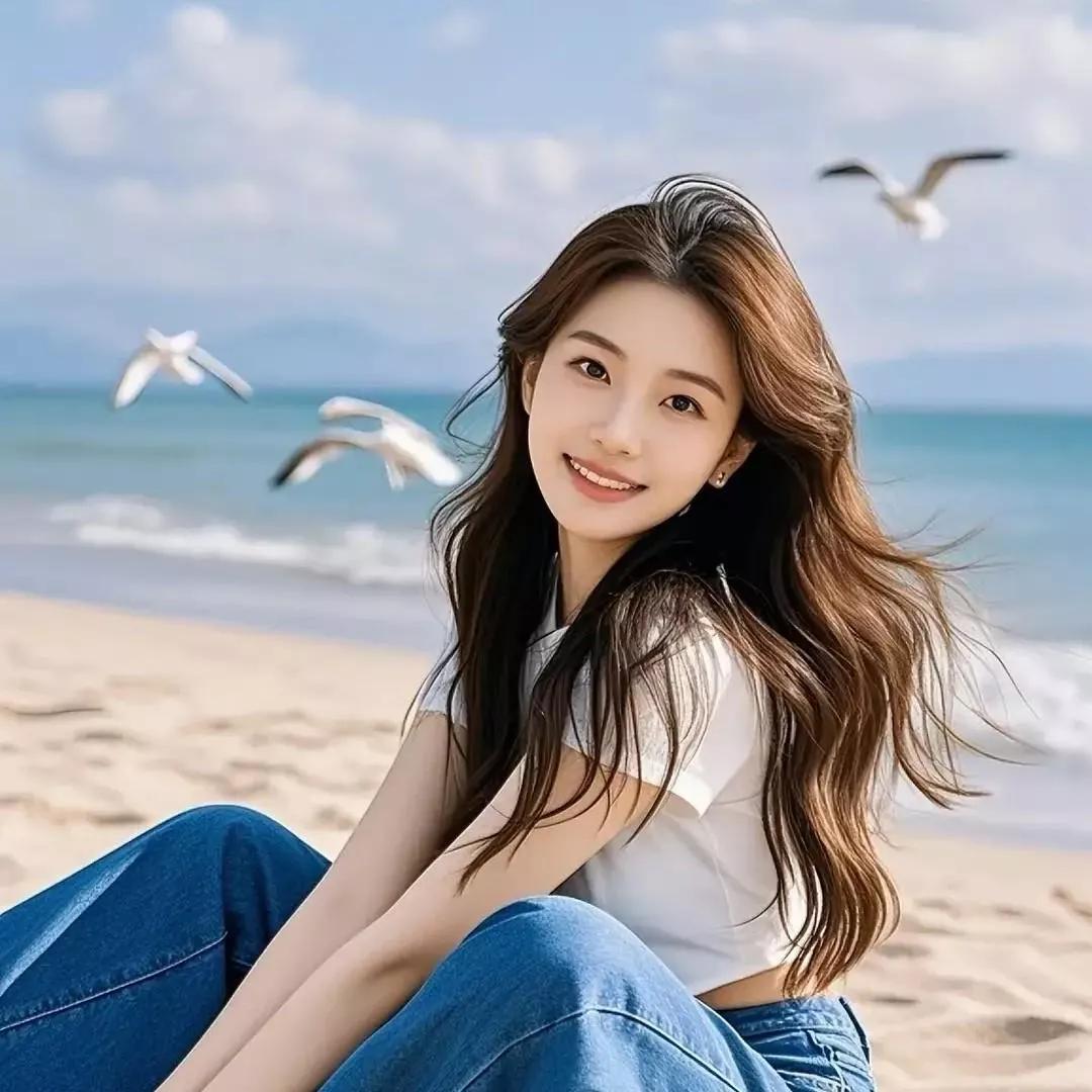 海边漫步，阳光沙滩，海鸥相伴，美好时光海边风景随手拍海边踏浪漫步海边散步照片