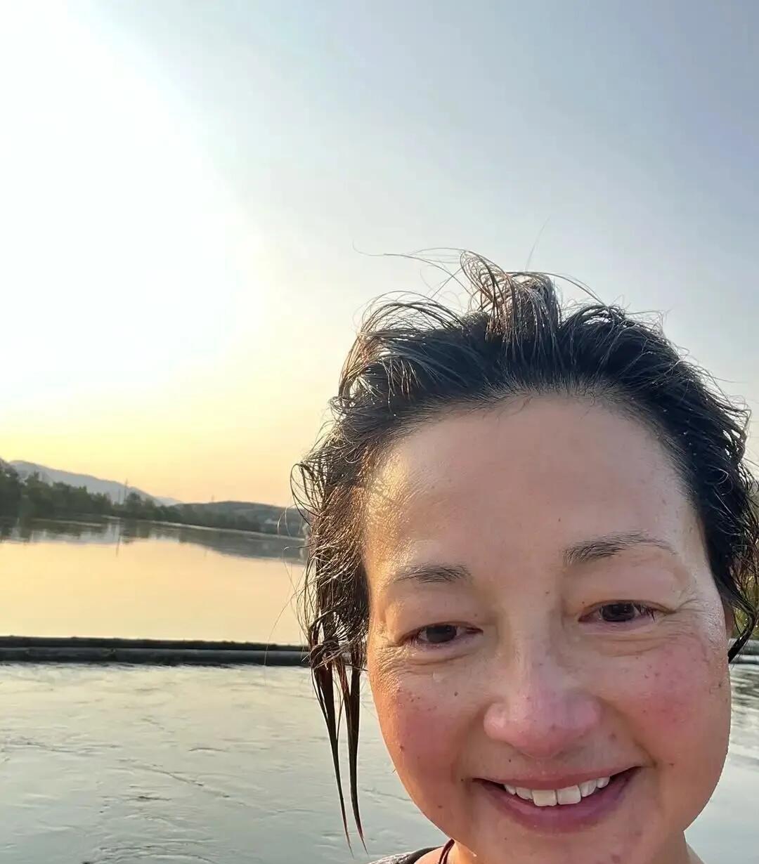 岁月不饶人啊，如果不说出名字，你一定认不出照片中这一位满脸都是皱纹的女明星了吧？