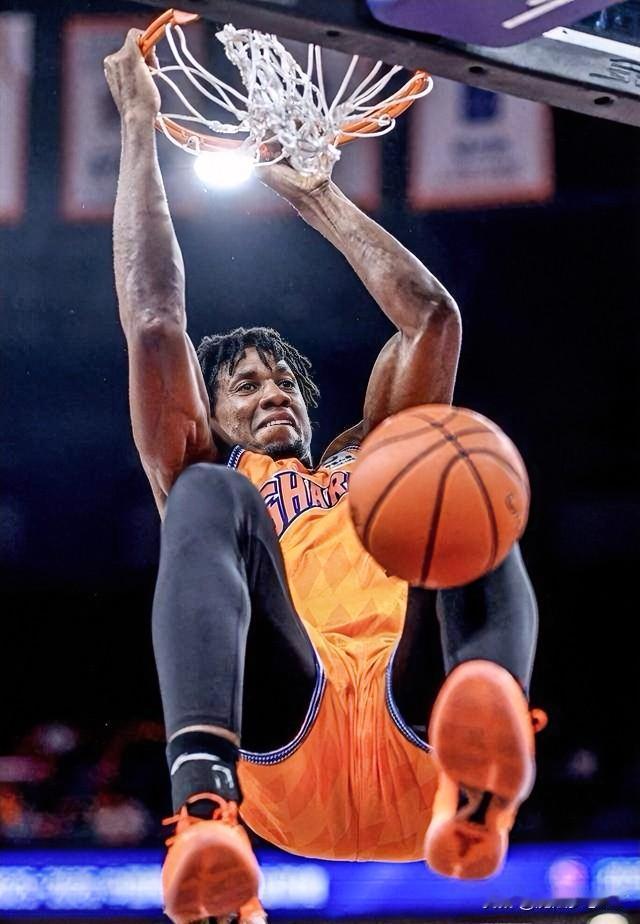 怀特塞德这个人，你不能细究，因为你越仔细，越会发现这个人实在是太过高调了！