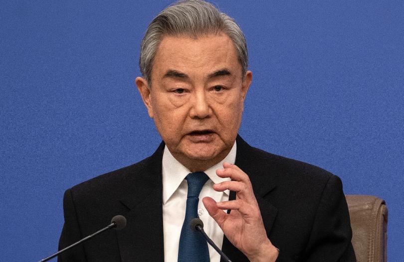 4月30号，美国高层罕见“集体行动”，一天之内接连两次主动找中国通话，急得火烧眉