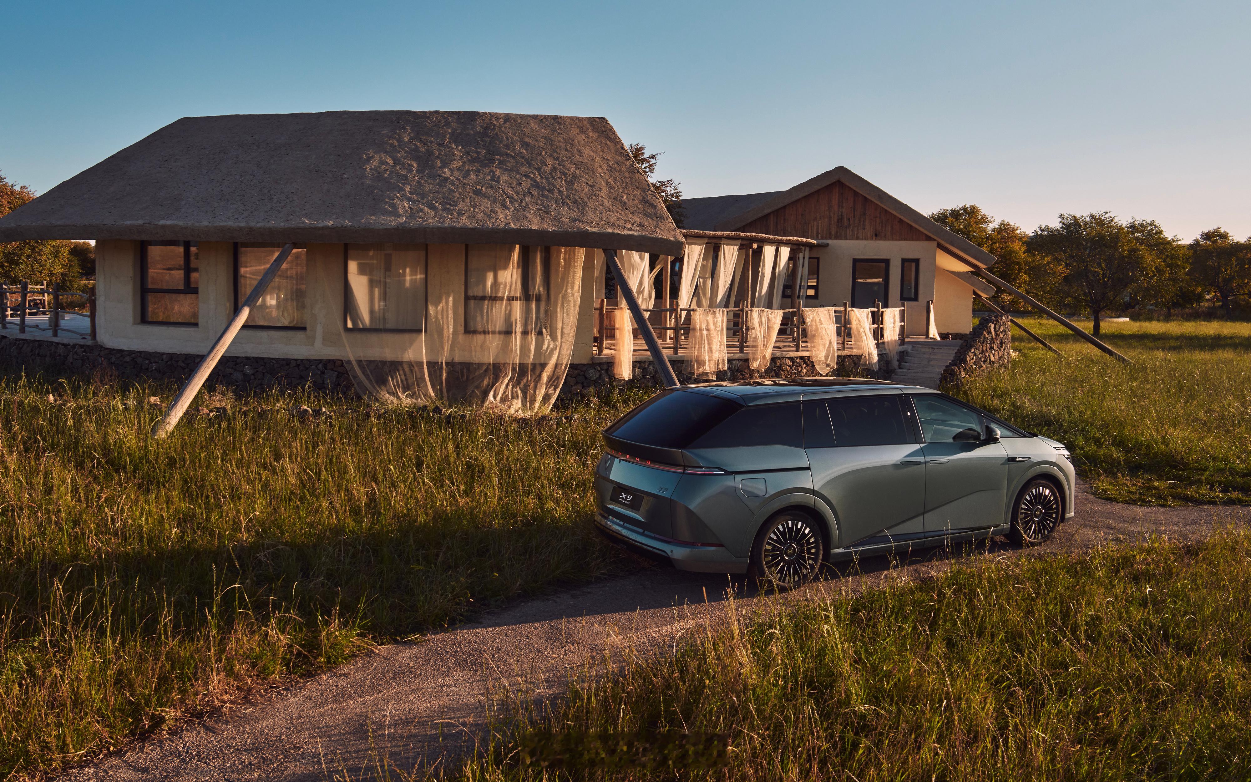 既是出行工具又是休闲娱乐空间的小鹏X9