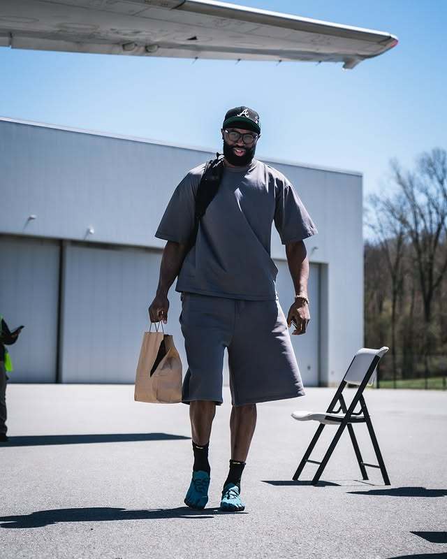 记得明天得赢球老哥俩