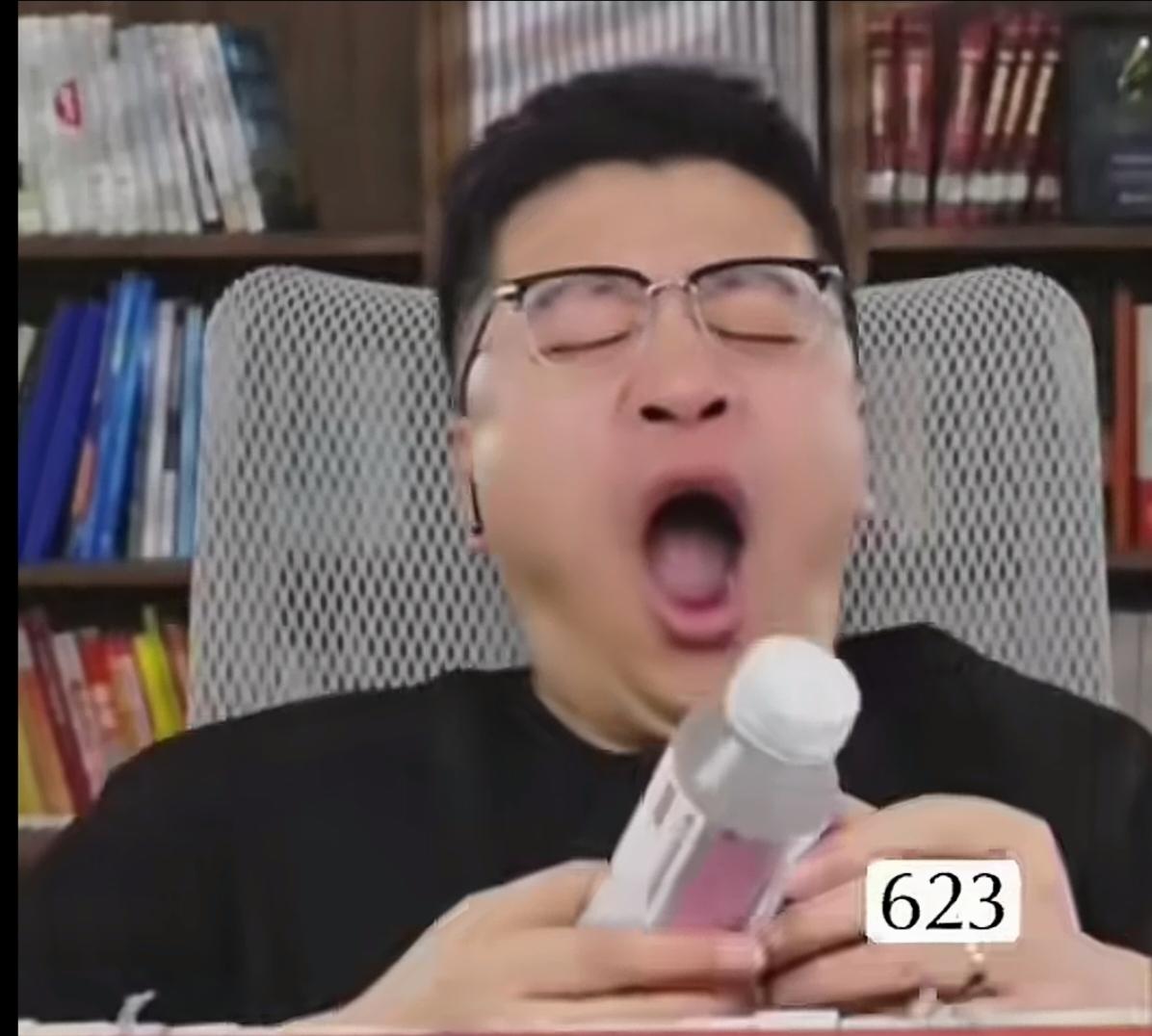 有网友播放的张老师的最后一次直播，3月24日。很明显，你看他的口张的多大，他也控