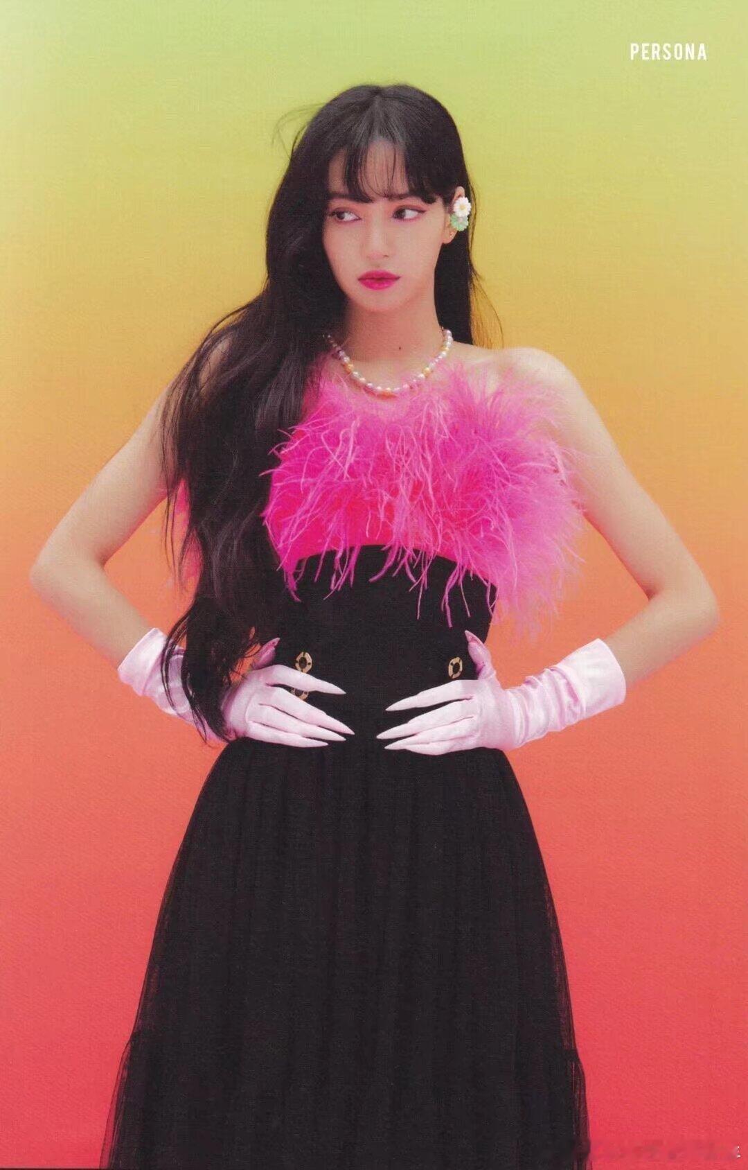 怎么LISA的手套也能做美甲？？​​​