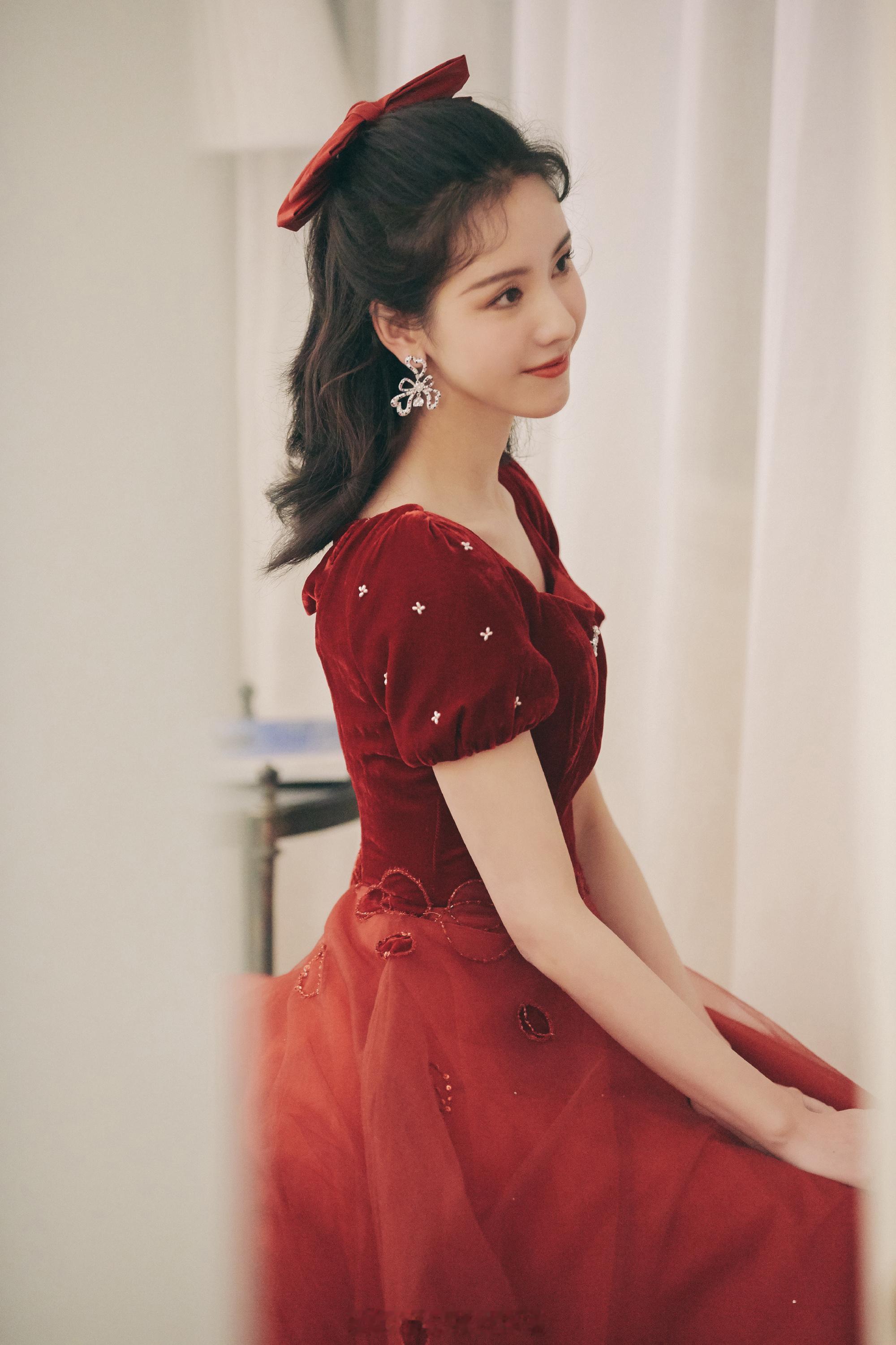 陈都灵玫瑰花美人