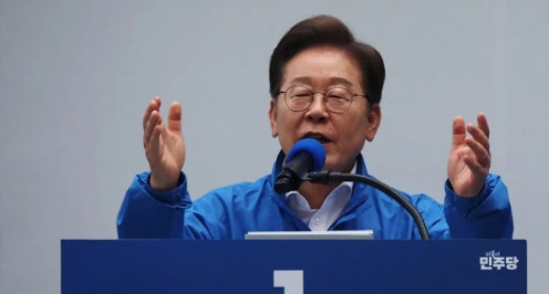 真不愧是文在寅的衣钵继承人！才刚上任，李在明就开始“新官上任三把火”了，而第一把