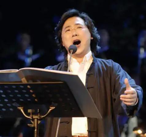 廖昌永把四川农村的老母亲接到上海一起住，妻子王嘉一句话“妈就是妈，来了就住客房”