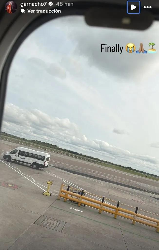 【加纳乔又被骂了】结束亚洲行后，加纳乔在社媒发文：Finally😭🙏🌴！意