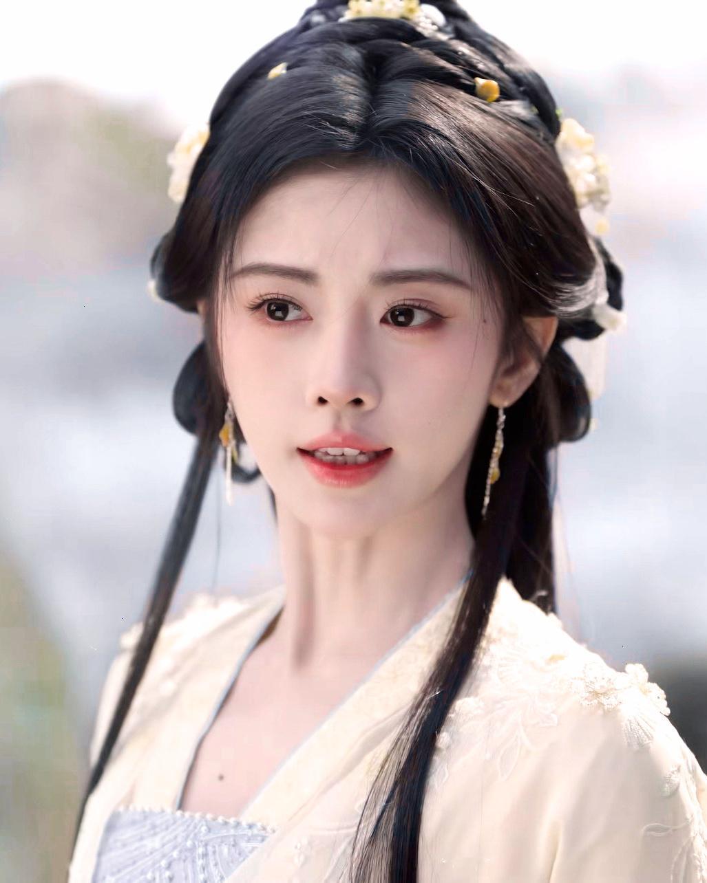 jjy鞠婧祎露芜衣jjy鞠婧祎月鳞绮纪“好好努力总是没有错的，好好耕耘才是迎来收