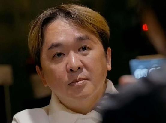 有港星聊起“剧组夫妻”现象，直言这在圈子里早就是公开秘密，业内不少人对此早已习以