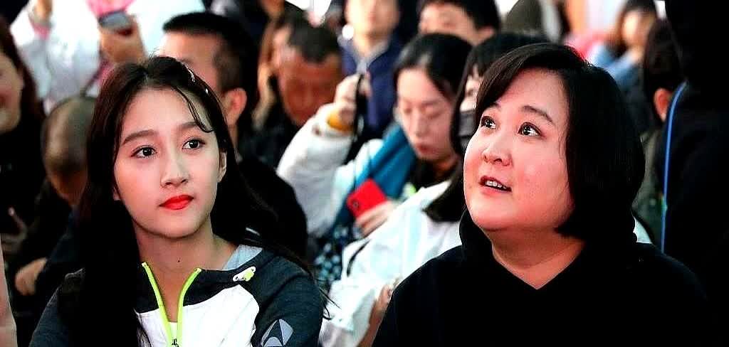 关晓彤和贾玲之间的事，也不是什么秘密了，圈内其实都知道之前俩人在录制综艺的时