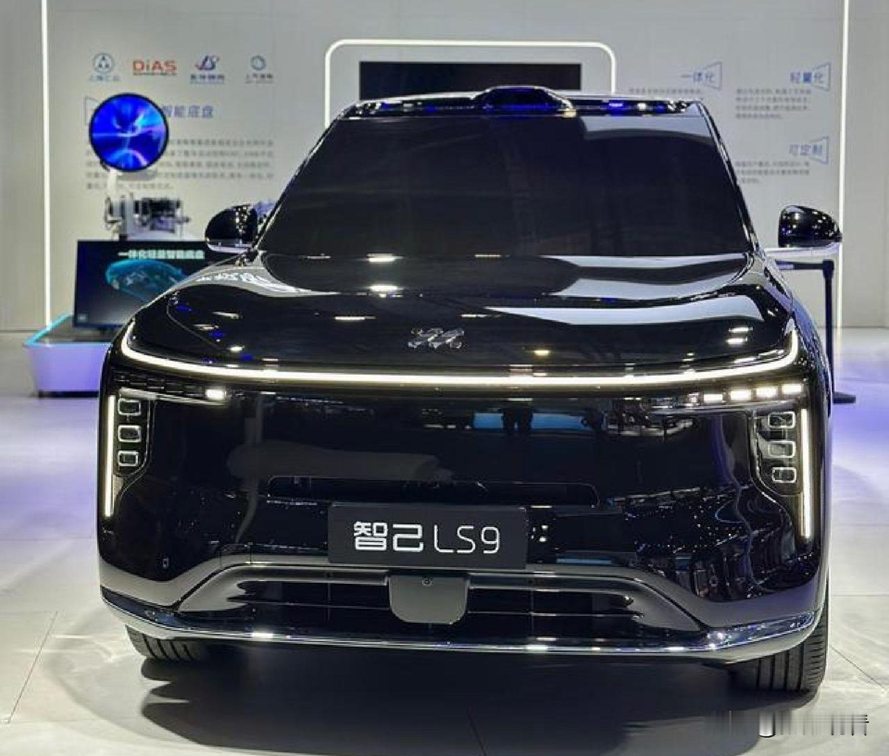 买9系大六座必看智己LS9！配置拉满还超好开谁顶得住选9系大六座SUV总陷