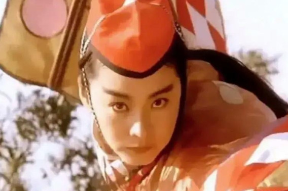 1992年，徐克不顾金庸反对，坚持选林青霞出演“东方不败“，两人开启了豪赌，金庸