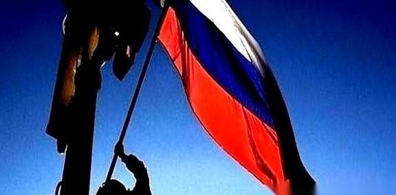 总有人追着问，打了这么久，俄罗斯会不会被活活耗死？我给你一个最扎心的答案：别说耗