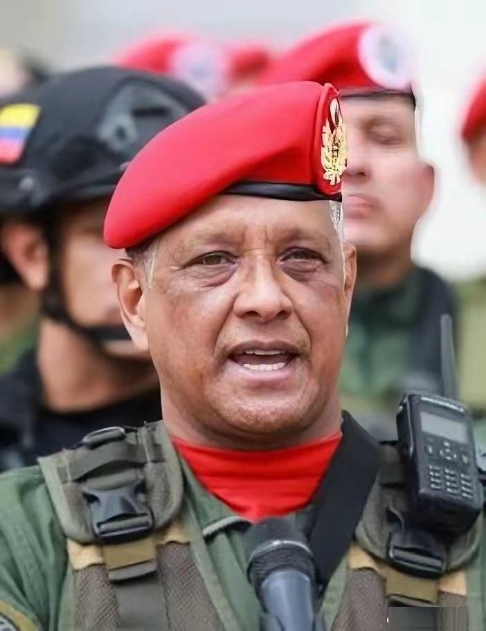 最大内鬼出现？俄罗斯终于讲了，在战斗打响后，委内瑞拉防空指挥中心，远程预警雷达，