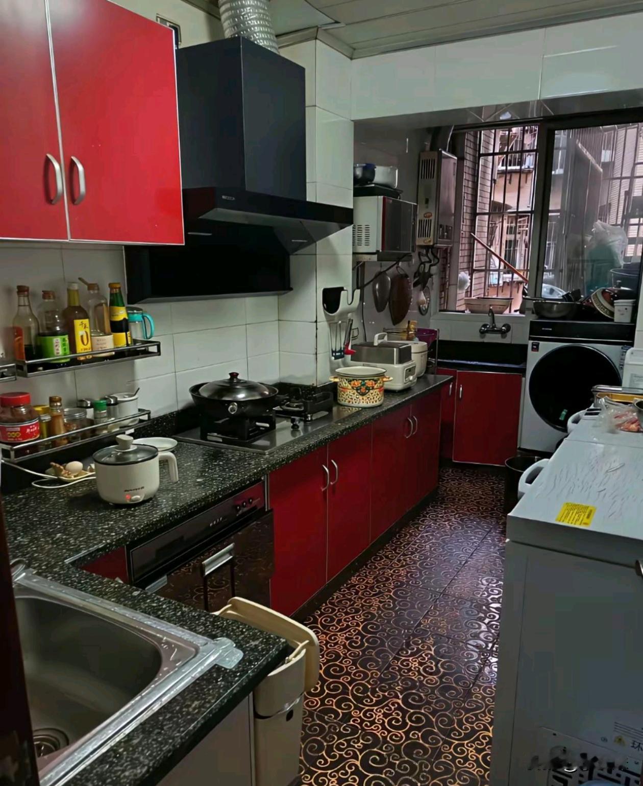 这厨房收拾的再干净我也觉得很不干净