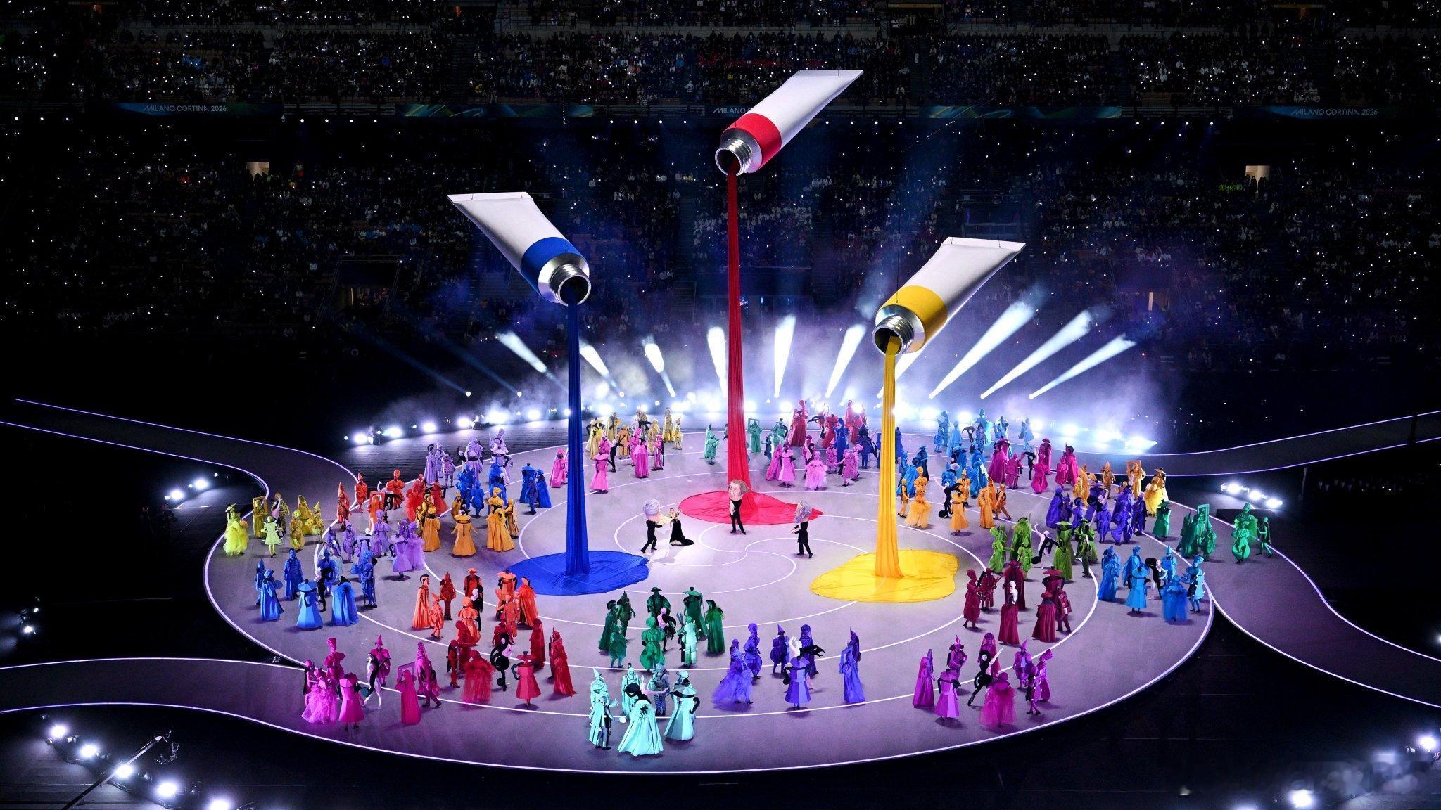 刚刚补完了米兰冬奥会开幕式，又去翻了一下意大利人的评论区，大家还挺骄傲起码审美比