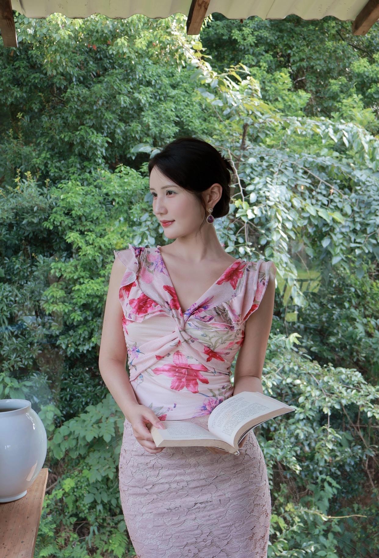 什么样的美人算是东方美人面容柔和：面部线条不生硬，有温婉之感。