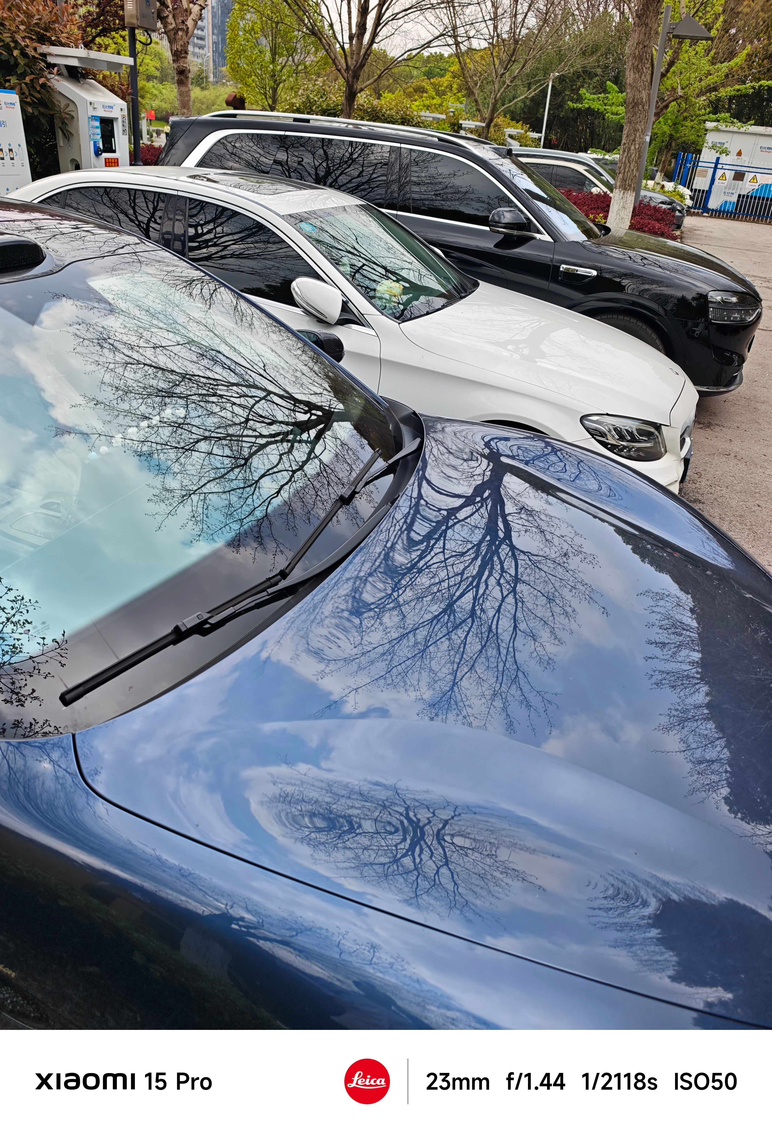 我的家充车位被别人给占住了，下午回老家去，只能出来充个电了……中午时间5毛