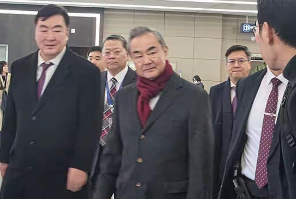 王毅外长在慕尼黑会议结束后接受采访，王毅外长借用中国古人的话讲。中国古人讲过万