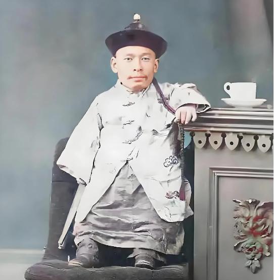 身高不够，志气来凑！车玛出生于1838年，但直到他成年，身高也只有71厘米，尽管