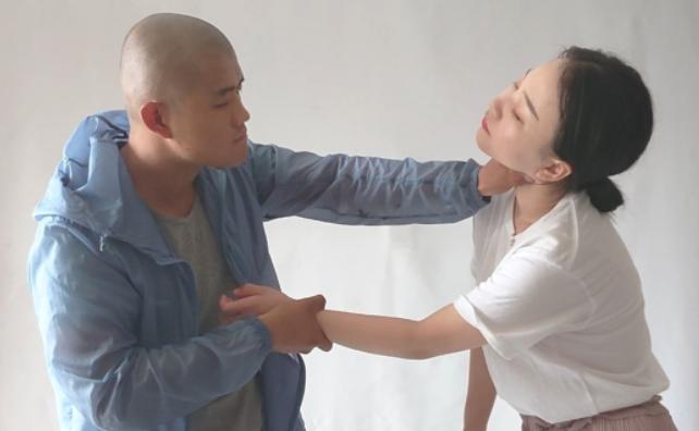 “你让我戴绿帽，我就让你脱层皮！”湖北武汉，丈夫仅凭妻子下班晚、常对着手机笑，就