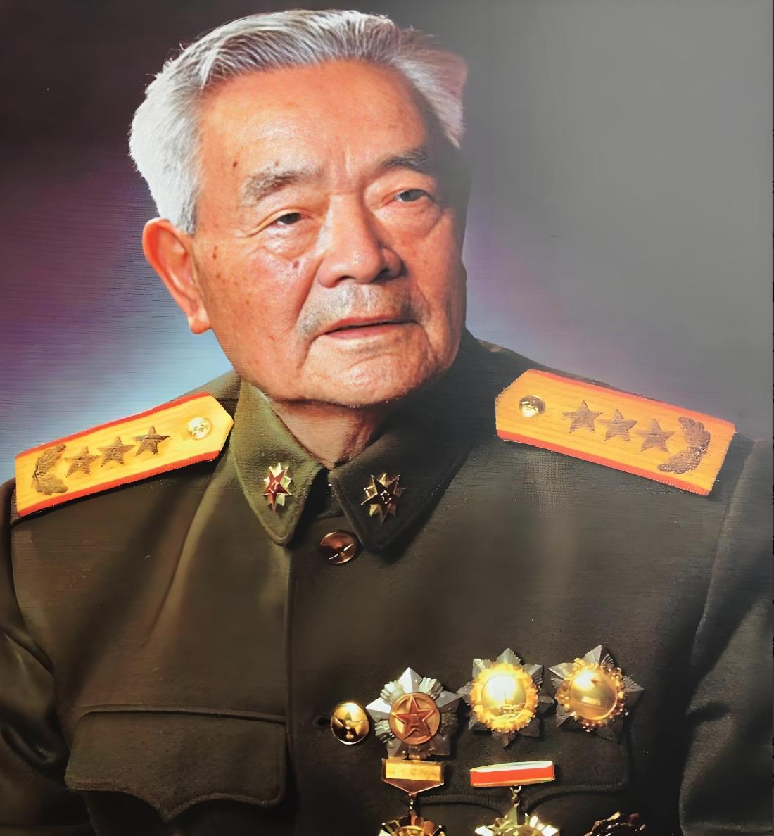 1941年，粟裕破格提拔21岁参谋连升四级，全军哗然。谁能想到，他3天歼敌600