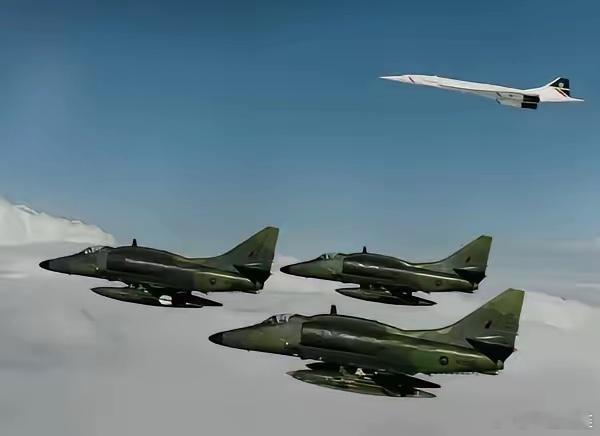 新西兰军机千里迢迢飞到中国黄海搞侦察，还顺手干扰民航飞行！转头一看，中国还是它最